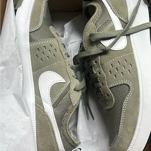 Nike C1ty big kid shoes size 3.5